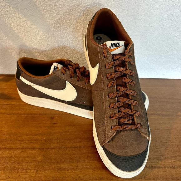 Blazer Low '77 Premium Vintage Nike Sneakers - Picture 1 of 4